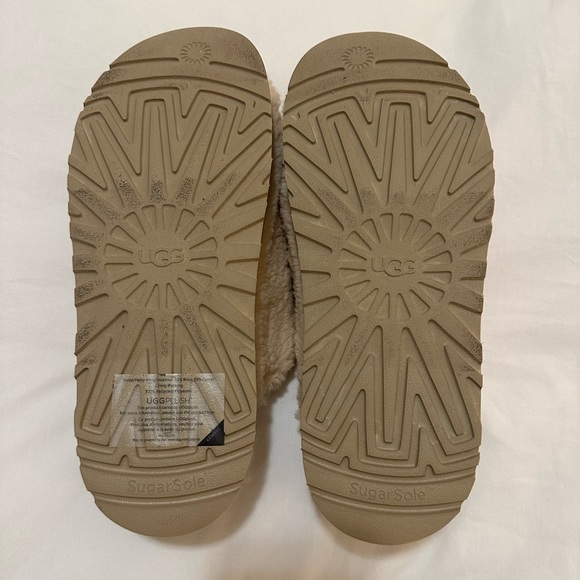 UGG Platform Slippers - Picture 6 of 6